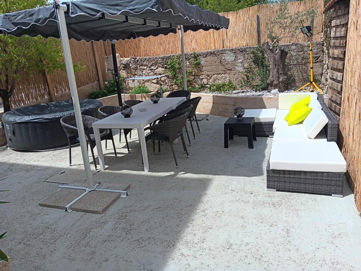 Nika Villa บิลิเซ ภายนอก รูปภาพ