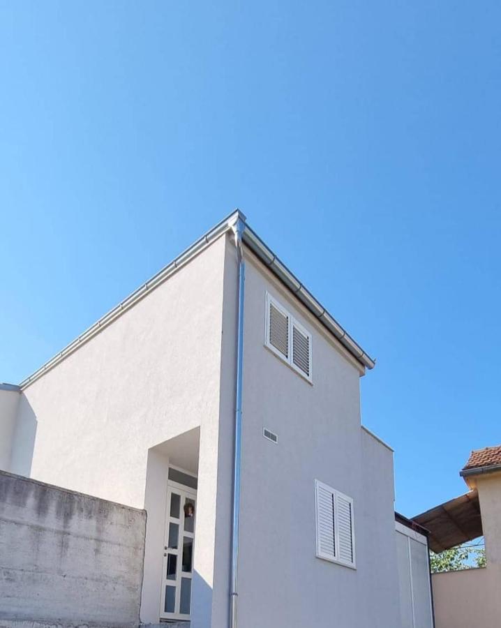 Nika Villa บิลิเซ ภายนอก รูปภาพ